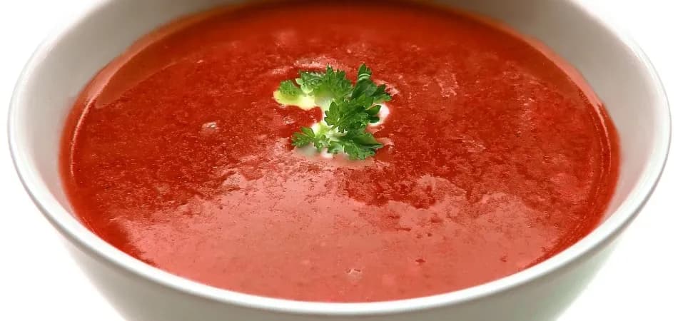 Ile ryżu dodać do 4-litrowej zupy pomidorowej? Prosty przepis bez błędów