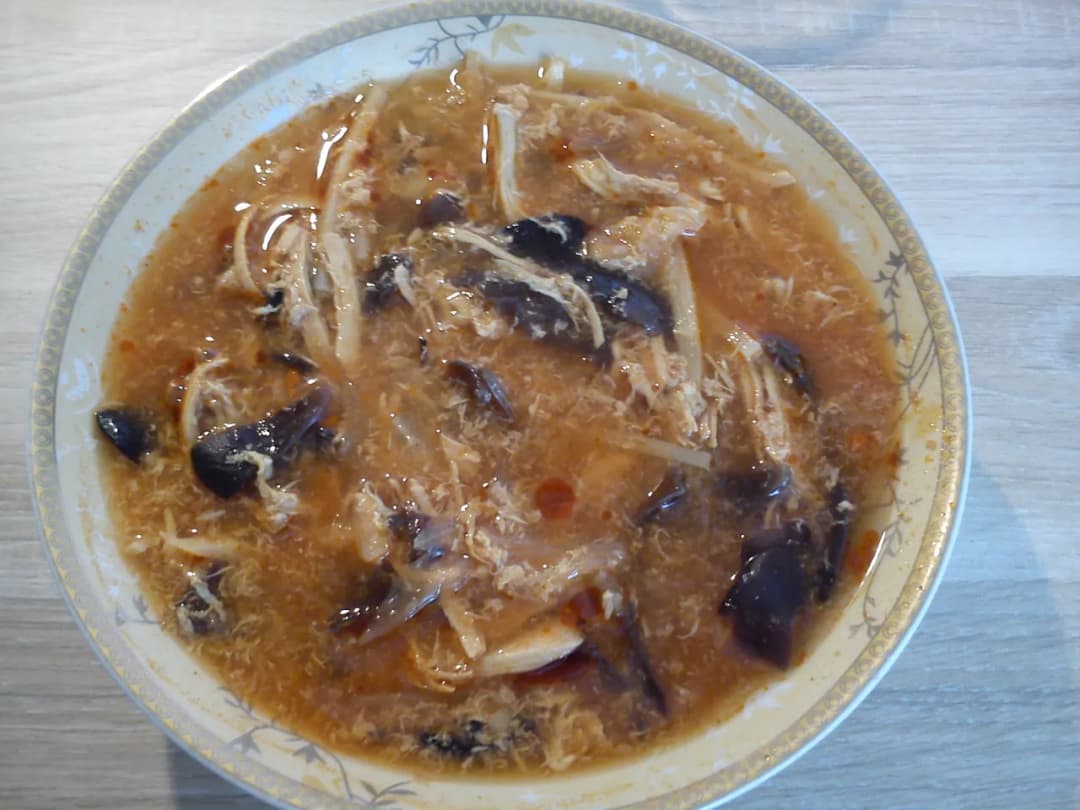 Zupa pekińska jak z restauracji. Profesjonalny przepis, który zachwyci każdego