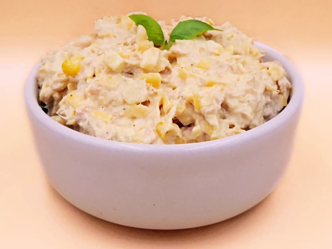 Najlepsza sałatka z tuńczykiem na szybki obiad - prosty przepis krok po kroku