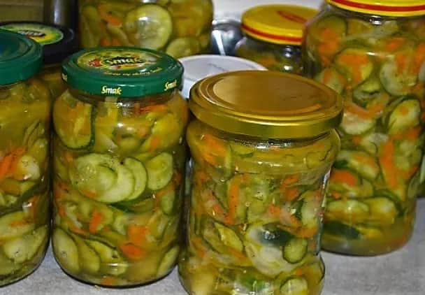 Najprostsza sałatka z ogórków: przepis na pyszny dodatek do obiadu